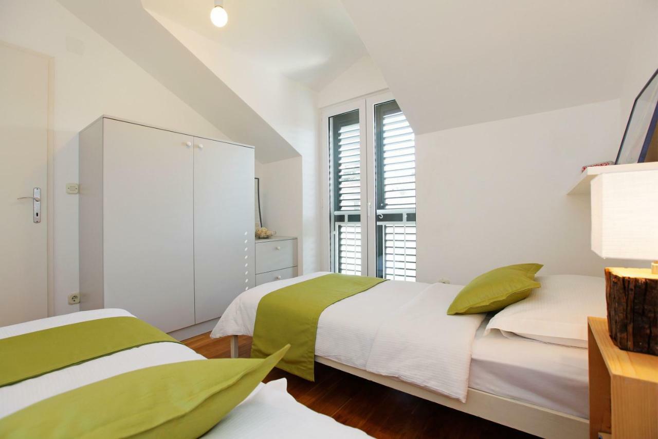 Superb Penthouse Luna Apartment Bol Exterior photo